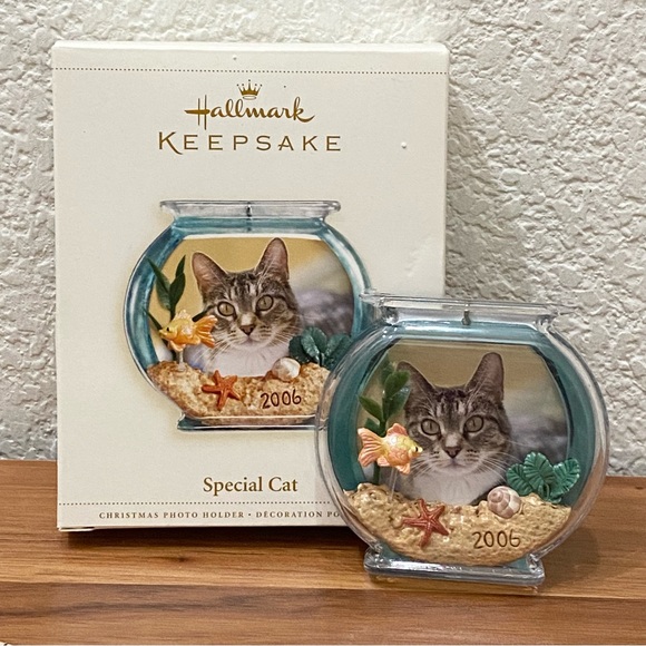 2006 HALLMARK Keepsake Special Cat Christmas Tree Ornament - Picture 5 of 13